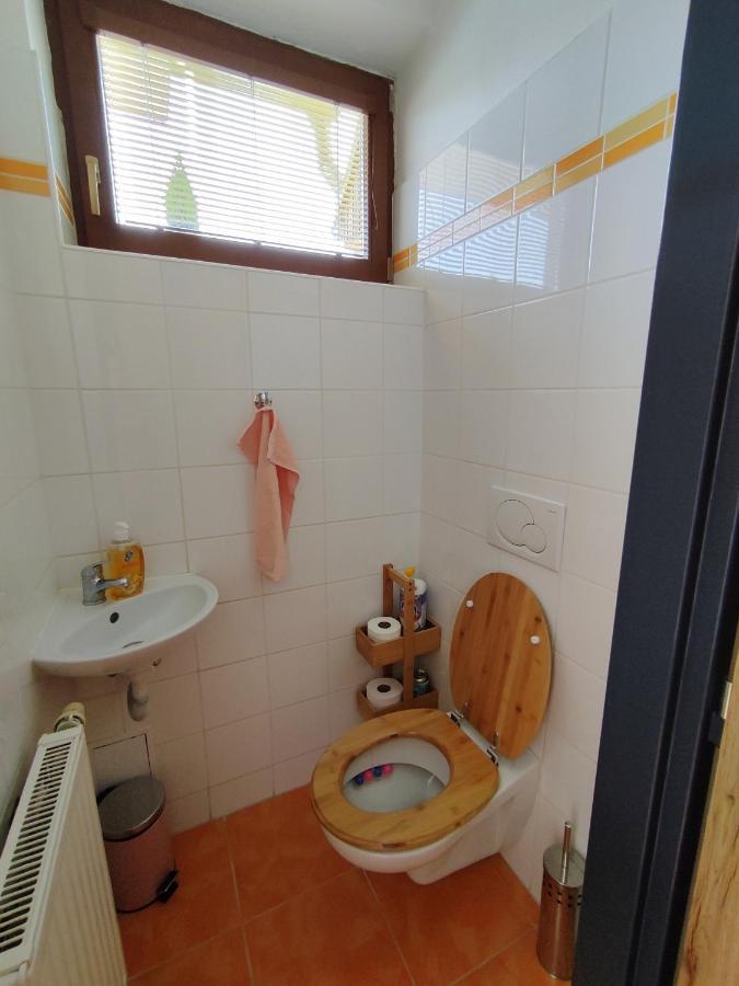 Ubytovani Ema Apartamento Valtice Exterior foto