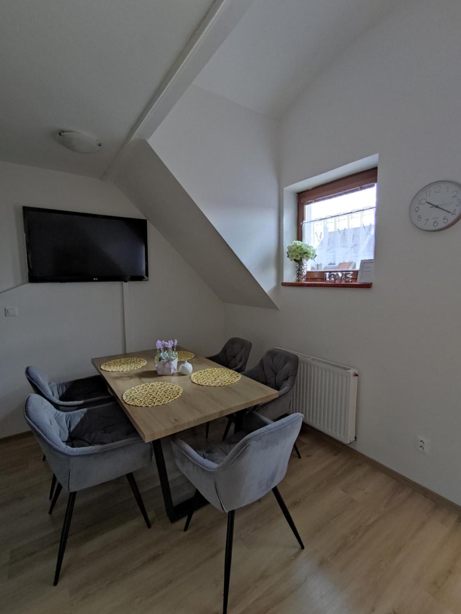Ubytovani Ema Apartamento Valtice Exterior foto