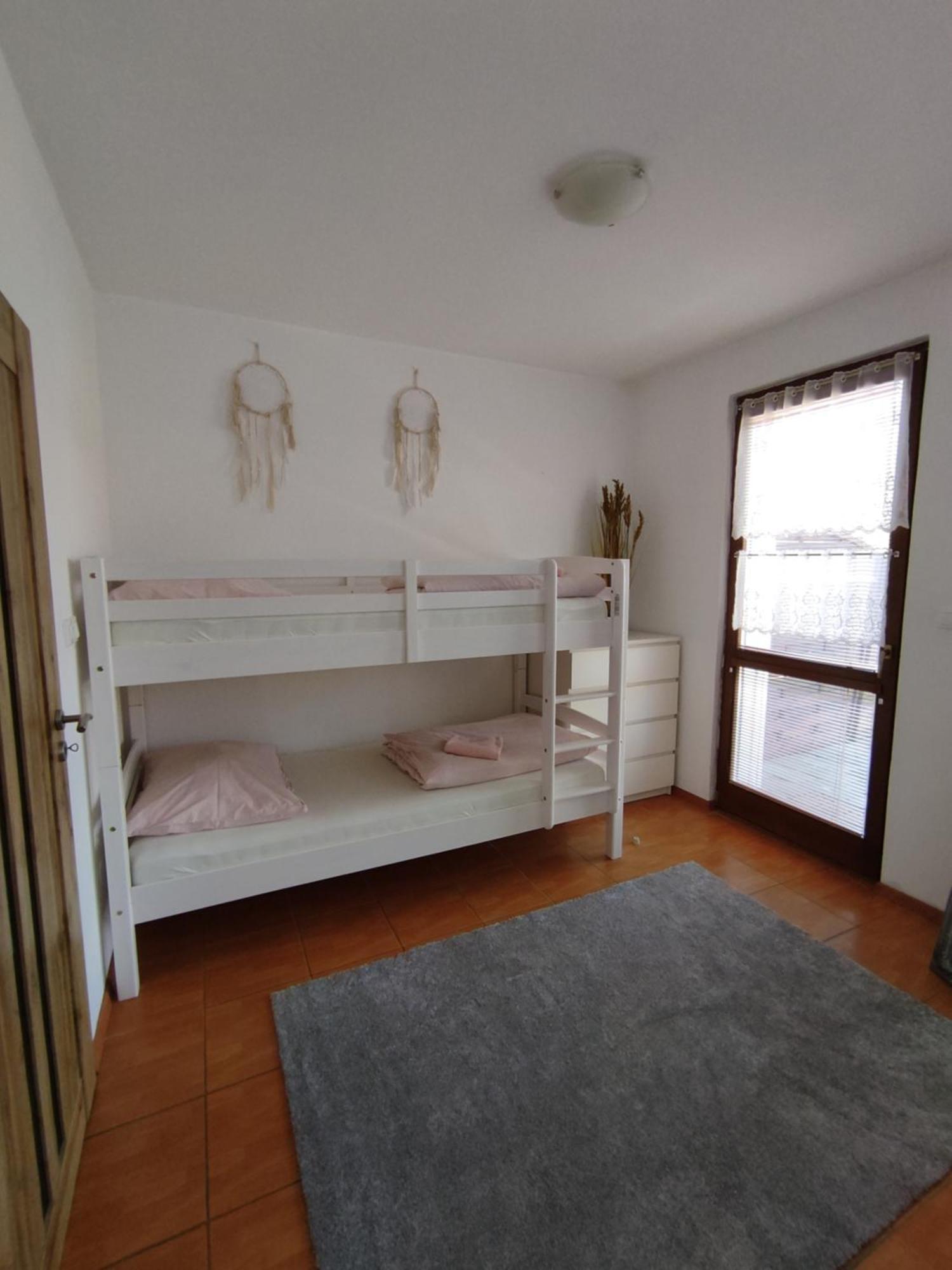Ubytovani Ema Apartamento Valtice Exterior foto