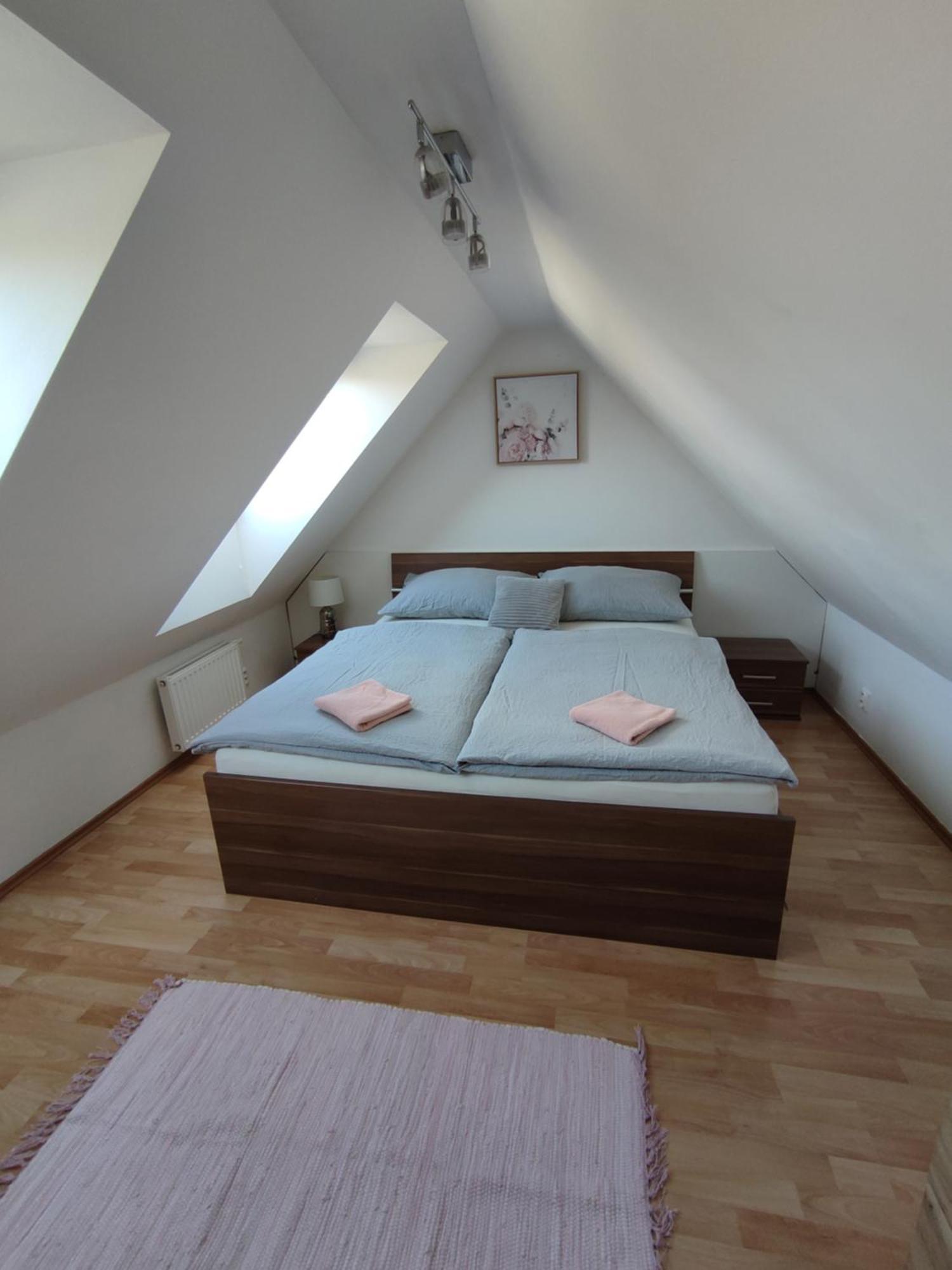 Ubytovani Ema Apartamento Valtice Exterior foto