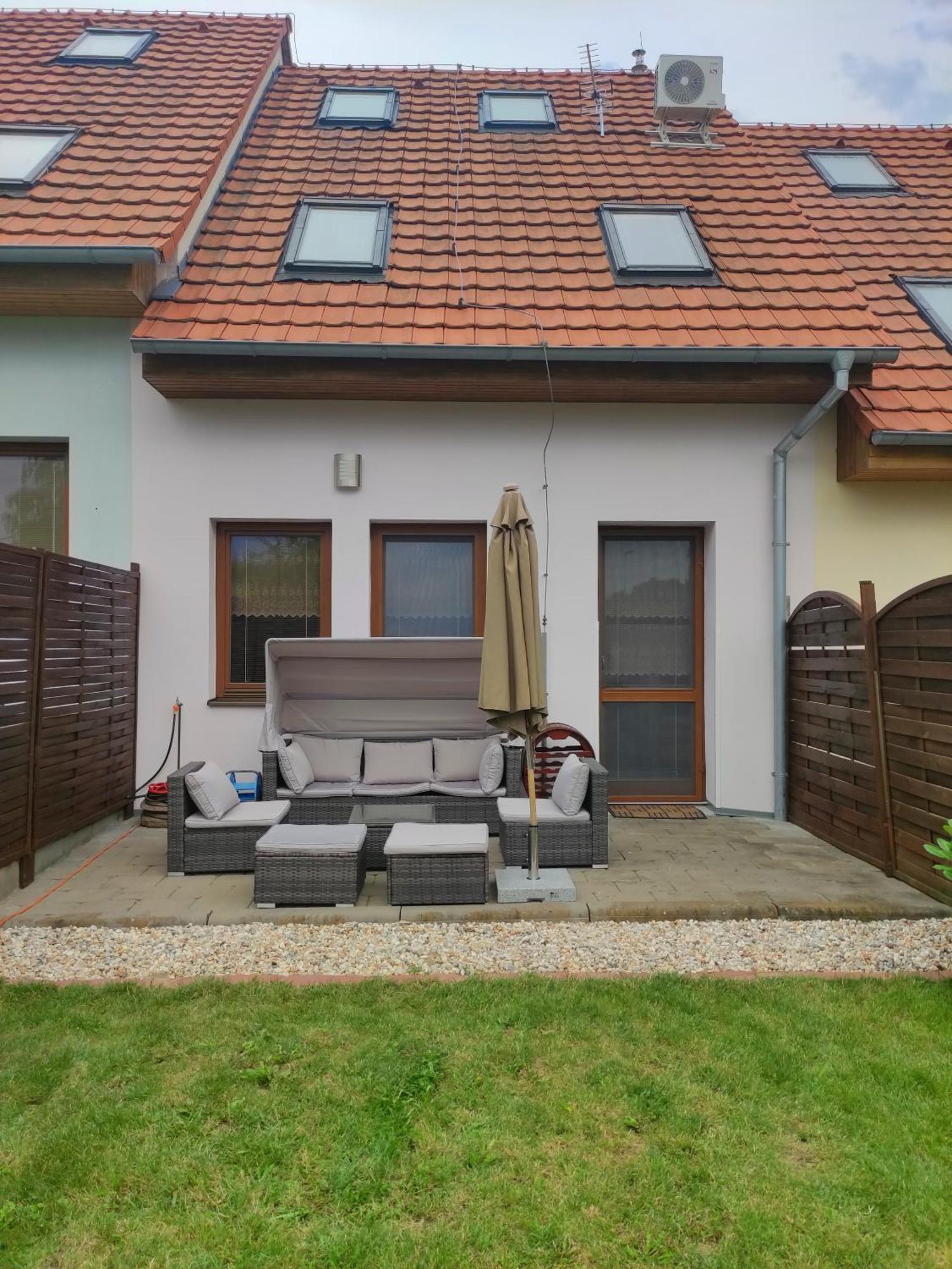 Ubytovani Ema Apartamento Valtice Exterior foto